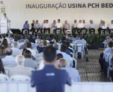 
O governador Carlos Massa Ratinho Junior participou nesta sexta-feira (06), ao lado presidente da República Jair Bolsonaro, da inauguração da Pequena Central Hidrelétrica (PCH) Bedim, em Renascença, na Região Sudoeste