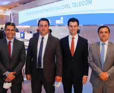 A venda da subsidiária de telecomunicações da Copel arrecadou R$ 2,39 bilhões.Para o governador Carlos Massa Ratinho Junior, o bom resultado demonstra a solidez da companhia e o processo de transparência que acompanhou a privatização, a primeira em 20 anos no Estado. 