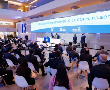 A venda da subsidiária de telecomunicações da Copel arrecadou R$ 2,39 bilhões.Para o governador Carlos Massa Ratinho Junior, o bom resultado demonstra a solidez da companhia e o processo de transparência que acompanhou a privatização, a primeira em 20 anos no Estado. 