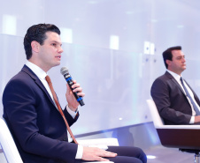 A venda da subsidiária de telecomunicações da Copel arrecadou R$ 2,39 bilhões.Para o governador Carlos Massa Ratinho Junior, o bom resultado demonstra a solidez da companhia e o processo de transparência que acompanhou a privatização, a primeira em 20 anos no Estado. 