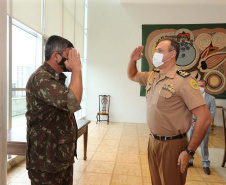 O governador em exercicio Darci Piana entrega nesta quarta-feira (11) a Medalha do Merito da Casa Militar ao lado do  Chefe da Casa Militar Tenente-Coronel Welby Pereira Sales para o Secretário da Segurança Pública do Paraná, coronel Romulo Marinho Soares, Presidente do Tribunal de Justiça, desembargador Adalberto Jorge Xisto Pereira e para o comandante da 5ª Divisão do Exército Brasileiro, general Carlos José Russo Assumpção Penteado.   Curitiba, 27/08/2020 -  Foto: Geraldo Bubniak/AEN