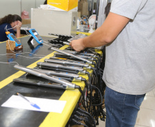 FEITO NO PARANA - Lizze equipamentos , empresa de comercialização de produtos para salão. Produtos profissionais como secadores, pranchas e máquinas de corte. Campo Mourao 08/10/2020 - Foto: Geraldo Bubniak/AEN