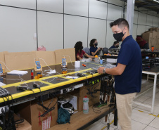 FEITO NO PARANA - Lizze equipamentos , empresa de comercialização de produtos para salão. Produtos profissionais como secadores, pranchas e máquinas de corte. Campo Mourao 08/10/2020 - Foto: Geraldo Bubniak/AEN