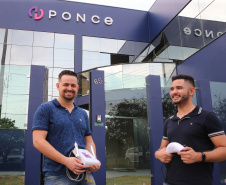 FEITO NO PARANA  - Diretores Luís Danilo de Oliveira e Marcos Adriano Carvalho da Ponce Equipamentos. Empresa que desenvolve equipamentos para a área da saúde na cidade de Campo Mourao. 08/10/2020 - Foto: Geraldo Bubniak/AEN