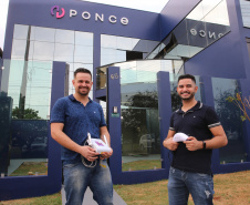 FEITO NO PARANA  - Diretores Luís Danilo de Oliveira e Marcos Adriano Carvalho da Ponce Equipamentos. Empresa que desenvolve equipamentos para a área da saúde na cidade de Campo Mourao. 08/10/2020 - Foto: Geraldo Bubniak/AEN