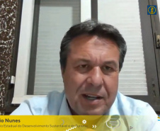 O planejamento dos municípios a longo prazo, de forma sustentável e voltado a cidades acessíveis para todos, foi citado pelo superintendente executivo do Paranacidade, Álvaro Cabrini. Ele participou do painel on-line “A Modernização Contínua do Estado Através da Engenharia”, realizado pelo CREA-PR.
Foto: SEDU