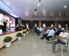 O governador Carlos Massa Ratinho Junior e o presidente da Copel, Daniel Pimentel Slaviero, apresentam nesta quarta-feira (18), em Palotina, no Oeste do Estado, uma chamada pública para a contratação de energia proveniente de autogeradores, na CVale em Palotina. Na foto Maximiliano Andres Orfali, diretor geral da Copal Distribuiçao em sua apresentaçao.Palotina, 18/11/2020 - Foto: Geraldo Bubniak/AEN