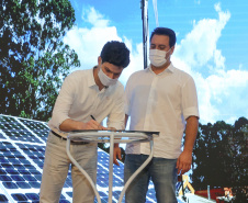 O governador Carlos Massa Ratinho Junior e o presidente da Copel, Daniel Pimentel Slaviero, apresentam nesta quarta-feira (18), em Palotina, no Oeste do Estado, uma chamada pública para a contratação de energia proveniente de autogeradores, na CVale em Palotina.Palotina, 18/11/2020 - Foto: Geraldo Bubniak/AEN