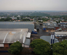 FEITO NO PARANA -  Coamo  cooperativa agro-industrial , a maior cooperativa da América Latina, com sede em Campo Mourão. Tem na linha alimentícia as marcas Primê, Sollus, Dualis e Anniela produz óleo de soja refinado, café torrado e moído, margarinas, farinha de trigo e gordura vegetal hidrogenada. 09/10/2020 -  Foto: Geraldo Bubniak/AEN