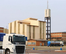 FEITO NO PARANA -  Coamo  cooperativa agro-industrial , a maior cooperativa da América Latina, com sede em Campo Mourão. Tem na linha alimentícia as marcas Primê, Sollus, Dualis e Anniela produz óleo de soja refinado, café torrado e moído, margarinas, farinha de trigo e gordura vegetal hidrogenada. 09/10/2020 -  Foto: Geraldo Bubniak/AEN