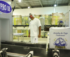 Em Ponta Grossa, o moinho Herança Holandesa, do grupo Unium - que reúne as cooperativas Frísia, Castrolanda e Capal - foi pensado para produzir farinhas especiais para linhas industriais do mercado B2B, como é conhecida a produção para outras marcas. 

No entanto, em 2017, a empresa investiu em tecnologia, ampliou seu mix e iniciou a produção de farinhas para uso doméstico.
