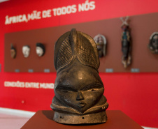 MON promove live com curador de mostra de arte africana no Mês da Consciência Negra
. Foto: Marcelo Kawase