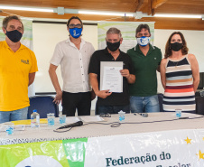 A Superintendência estadual do Esporte e a Federação do Desporto Escolar do Paraná assinaram nesta quarta-feira (25) um termo de cooperação que irá potencializar o esporte escolar do Estado.
Foto: Superintendência do Esporte