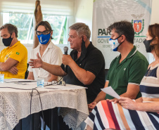 A Superintendência estadual do Esporte e a Federação do Desporto Escolar do Paraná assinaram nesta quarta-feira (25) um termo de cooperação que irá potencializar o esporte escolar do Estado.
Foto: Superintendência do Esporte
