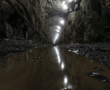 Francisco Beltrão -18-11-2020 -  Obras do Túnel que terá 1.200 metros de extensão e vai levar todo o excesso de água do rio Urutago, que passa dentro do Parque de Exposições Jayme Canet Júnior, até o rio Marrecas - Foto: Jonathan Campos/ AEN