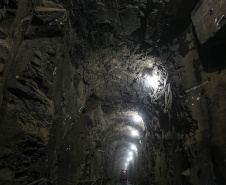 Francisco Beltrão -18-11-2020 -  Obras do Túnel que terá 1.200 metros de extensão e vai levar todo o excesso de água do rio Urutago, que passa dentro do Parque de Exposições Jayme Canet Júnior, até o rio Marrecas - Foto: Jonathan Campos/ AEN