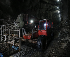 Francisco Beltrão -18-11-2020 -  Obras do Túnel que terá 1.200 metros de extensão e vai levar todo o excesso de água do rio Urutago, que passa dentro do Parque de Exposições Jayme Canet Júnior, até o rio Marrecas - Foto: Jonathan Campos/ AEN