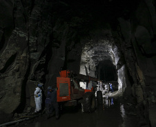 Francisco Beltrão -18-11-2020 -  Obras do Túnel que terá 1.200 metros de extensão e vai levar todo o excesso de água do rio Urutago, que passa dentro do Parque de Exposições Jayme Canet Júnior, até o rio Marrecas - Foto: Jonathan Campos/ AEN