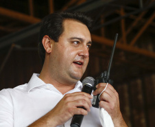 O governador Carlos Massa Ratinho Junior entregou nesta terça-feira (1º) o primeiro pacote de revitalização e modernização das locomotivas e vagões da Ferroeste. 