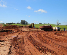 Um convênio entre Itaipu Binacional, Departamento Nacional de Infraestrutura de Transportes (DNIT) e Governo do Paraná vai garantir a execução das obras no trecho paranaense da BR-487, mais conhecida como Estrada Boiadeira. O trecho de 47 km liga os municípios Icaraíma (Porto Camargo) e Umuarama (Serra dos Dourados), no Noroeste do Paraná, e deve estar pronto até início de 2022. 19/11/2020 - Foto: Geraldo Bubniak/AEN