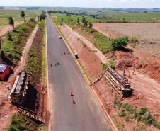 Um convênio entre Itaipu Binacional, Departamento Nacional de Infraestrutura de Transportes (DNIT) e Governo do Paraná vai garantir a execução das obras no trecho paranaense da BR-487, mais conhecida como Estrada Boiadeira. O trecho de 47 km liga os municípios Icaraíma (Porto Camargo) e Umuarama (Serra dos Dourados), no Noroeste do Paraná, e deve estar pronto até início de 2022. 19/11/2020 - Foto: Geraldo Bubniak/AEN