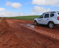 Um convênio entre Itaipu Binacional, Departamento Nacional de Infraestrutura de Transportes (DNIT) e Governo do Paraná vai garantir a execução das obras no trecho paranaense da BR-487, mais conhecida como Estrada Boiadeira. O trecho de 47 km liga os municípios Icaraíma (Porto Camargo) e Umuarama (Serra dos Dourados), no Noroeste do Paraná, e deve estar pronto até início de 2022. 19/11/2020 - Foto: Geraldo Bubniak/AEN