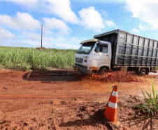 Um convênio entre Itaipu Binacional, Departamento Nacional de Infraestrutura de Transportes (DNIT) e Governo do Paraná vai garantir a execução das obras no trecho paranaense da BR-487, mais conhecida como Estrada Boiadeira. O trecho de 47 km liga os municípios Icaraíma (Porto Camargo) e Umuarama (Serra dos Dourados), no Noroeste do Paraná, e deve estar pronto até início de 2022. 19/11/2020 - Foto: Geraldo Bubniak/AEN