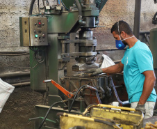 Fabricação de metais sanitários gera emprego e renda para Loanda e região. Foto: José Fernando Ogura/AEN
