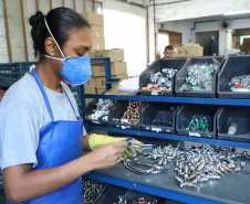 Fabricação de metais sanitários gera emprego e renda para Loanda e região. Foto: José Fernando Ogura/AEN
