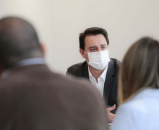 O governador Carlos Massa Ratinho Junior se reuniu nesta segunda-feira (7) com a diretoria da Ferragens Negrão, empresa que atua há 52 anos no mercado de ferramentas para construção civil e que planeja investir R$ 63 milhões no Paraná. O encontro foi marcado pela apresentação da primeira parte desse aporte, de R$ 19 milhões, que aconteceu em um novo Centro de Distribuição e em uma loja em São José dos Pinhais, na Região Metropolitana de Curitiba. Foto: Jonathan Campos/AEN