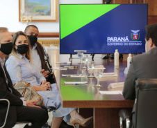 O governador Carlos Massa Ratinho Junior se reuniu nesta segunda-feira (7) com a diretoria da Ferragens Negrão, empresa que atua há 52 anos no mercado de ferramentas para construção civil e que planeja investir R$ 63 milhões no Paraná. O encontro foi marcado pela apresentação da primeira parte desse aporte, de R$ 19 milhões, que aconteceu em um novo Centro de Distribuição e em uma loja em São José dos Pinhais, na Região Metropolitana de Curitiba. Foto: Jonathan Campos/AEN