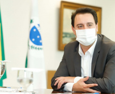 O governador Carlos Massa Ratinho Junior se reuniu nesta segunda-feira (7) com a diretoria da Ferragens Negrão, empresa que atua há 52 anos no mercado de ferramentas para construção civil e que planeja investir R$ 63 milhões no Paraná. O encontro foi marcado pela apresentação da primeira parte desse aporte, de R$ 19 milhões, que aconteceu em um novo Centro de Distribuição e em uma loja em São José dos Pinhais, na Região Metropolitana de Curitiba.