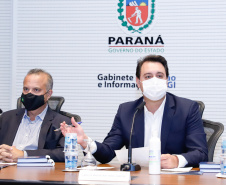 O governador Carlos Massa Ratinho Junior se reuniu nesta quinta-feira (10) com o ministro do Desenvolvimento Regional, Rogério Marinho, e o secretário nacional de Proteção e Defesa Civil, Alexandre Lucas Alves, no Palácio Iguaçu, para discutir a evolução da crise hídrica e o financiamento de projetos para os próximos meses. Os coordenadores estaduais de Defesa Civil do Paraná, Santa Catarina e Rio Grande do Sul também participaram do encontro.
