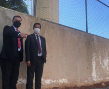 As obras nas unidades penais de Maringá foram concluídas e entregues quarta-feira (09), em solenidade com a presença do secretário estadual da Segurança Pública, Romulo Marinho Soares. Foram investidos R$ 2,2 milhões para revitalização, ampliação e melhorias na Penitenciária Estadual de Maringá, na Colônia Penal e Industrial e na Casa de Custódia – todas concentradas em um único endereço.
Foto: SESP