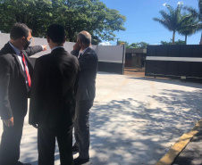 As obras nas unidades penais de Maringá foram concluídas e entregues quarta-feira (09), em solenidade com a presença do secretário estadual da Segurança Pública, Romulo Marinho Soares. Foram investidos R$ 2,2 milhões para revitalização, ampliação e melhorias na Penitenciária Estadual de Maringá, na Colônia Penal e Industrial e na Casa de Custódia – todas concentradas em um único endereço.
Foto: SESP