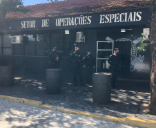 As obras nas unidades penais de Maringá foram concluídas e entregues quarta-feira (09), em solenidade com a presença do secretário estadual da Segurança Pública, Romulo Marinho Soares. Foram investidos R$ 2,2 milhões para revitalização, ampliação e melhorias na Penitenciária Estadual de Maringá, na Colônia Penal e Industrial e na Casa de Custódia – todas concentradas em um único endereço.
Foto: SESP
