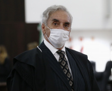 Durante a solenidade o desembargador Irajá Romeo Hilgenberg Prestes Mattar recebeu a Medalha de Excelência Judiciária, pelos seus 50 anos de exercícios da magistratura. O juiz é o único no País a atuar como magistrado por cinco décadas ininterrupta Foto: Jonathan Campos/AEN
