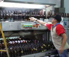 Fica em Paranavaí a maior empresa fabricante de suco de laranja integral do Brasil. Criada em 2012, a Prats foi pensada para socorrer os negócios da família Pratinha, que entre os anos de 2006 e 2011 viu seus rendimentos diluirem com a crise no setor de citrus no Brasil e no exterior.