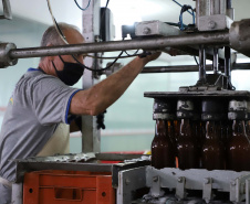 Fica em Paranavaí a maior empresa fabricante de suco de laranja integral do Brasil. Criada em 2012, a Prats foi pensada para socorrer os negócios da família Pratinha, que entre os anos de 2006 e 2011 viu seus rendimentos diluirem com a crise no setor de citrus no Brasil e no exterior.