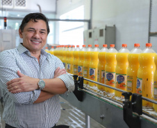 Fica em Paranavaí a maior empresa fabricante de suco de laranja integral do Brasil. Criada em 2012, a Prats foi pensada para socorrer os negócios da família Pratinha, que entre os anos de 2006 e 2011 viu seus rendimentos diluirem com a crise no setor de citrus no Brasil e no exterior.