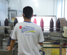 Há cerca de cinco anos a Garoto entrou no mercado de sucos naturais e tem visto os negócios prosperarem. Hoje, o suco Viva Feliz é encontrado nas gôndolas de todo o Sul, Sudeste e parte do Centro-Oeste do Brasil.
