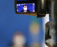 O governador Carlos Massa Ratinho Junior destacou nesta sexta-feira (11) que o Paraná está preparado para a campanha de vacinação contra o novo coronavírus assim que as vacinas forem aprovadas pelos órgãos reguladores. Ele também disse que a imunização respeitará o calendário nacional, que o Estado continua conversando com laboratórios e que tem R$ 200 milhões disponíveis para eventual aquisição, se necessário.Foto: Jonathan Campos/AEN