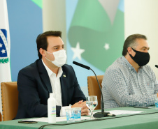 O governador Carlos Massa Ratinho Junior destacou nesta sexta-feira (11) que o Paraná está preparado para a campanha de vacinação contra o novo coronavírus assim que as vacinas forem aprovadas pelos órgãos reguladores. Ele também disse que a imunização respeitará o calendário nacional, que o Estado continua conversando com laboratórios e que tem R$ 200 milhões disponíveis para eventual aquisição, se necessário.