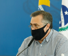 O governador Carlos Massa Ratinho Junior destacou nesta sexta-feira (11) que o Paraná está preparado para a campanha de vacinação contra o novo coronavírus assim que as vacinas forem aprovadas pelos órgãos reguladores. Ele também disse que a imunização respeitará o calendário nacional, que o Estado continua conversando com laboratórios e que tem R$ 200 milhões disponíveis para eventual aquisição, se necessário.