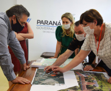 A reestruturação do Hospital de Dermatologia Sanitária do Paraná (HDSPR), em Piraquara, foi discutida em reunião entre o secretário estadual da Saúde, Beto Preto, técnicos da pasta e diretores da instituição. Americo Antonio