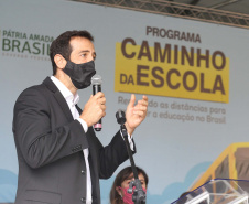 O governador Carlos Massa Ratinho Junior realiza  nesta terca-feira (15), a entrega 45  Ônibus Rural Escolar   acompanhado do ministro da Educação, Milton Ribeiro e do secretario de Educacao Renato Feder. Curitiba, 15/11/2020. Foto: Geraldo Bubniak/AEN