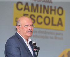 O governador Carlos Massa Ratinho Junior realiza  nesta terca-feira (15), a entrega 45  Ônibus Rural Escolar   acompanhado do ministro da Educação, Milton Ribeiro e do secretario de Educacao Renato Feder. Curitiba, 15/11/2020. Foto: Geraldo Bubniak/AEN