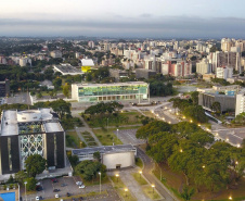 De janeiro a outubro deste ano, o governo do estado do Paraná economizou R$ 71,4 milhões com o estabelecimento do teletrabalho. A redução de gastos é referente á economia gerada nas viagens e também nas despesas fixas correntes da estrutura governamental. Os resultados foram apresentados pelo Grupo de Trabalho Inovação na Gestão de Pessoas, que analisou o impacto do teletrabalho no período da pandemia.Foto: José Fernando Ogura/AEN
