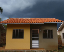 As 20 casas populares do conjunto habitacional erguido no bairro Jardim Planalto em Guaraniaçu, na região Oeste do Estado, serão entregues no começo de 2021. O empreendimento é uma parceria do Governo do Paraná, da Itaipu Binacional e da prefeitura do município e recebeu investimento de R$ 1.035.744,30. Ele se soma a projetos similares que estão em andamento em outros 15 municípios. - 02-12-2020 -  Foto: Jonathan Campos/ AEN