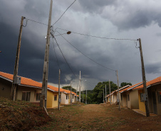 As 20 casas populares do conjunto habitacional erguido no bairro Jardim Planalto em Guaraniaçu, na região Oeste do Estado, serão entregues no começo de 2021. O empreendimento é uma parceria do Governo do Paraná, da Itaipu Binacional e da prefeitura do município e recebeu investimento de R$ 1.035.744,30. Ele se soma a projetos similares que estão em andamento em outros 15 municípios. - 02-12-2020 -  Foto: Jonathan Campos/ AEN
